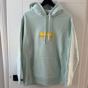 Supreme Hoodie